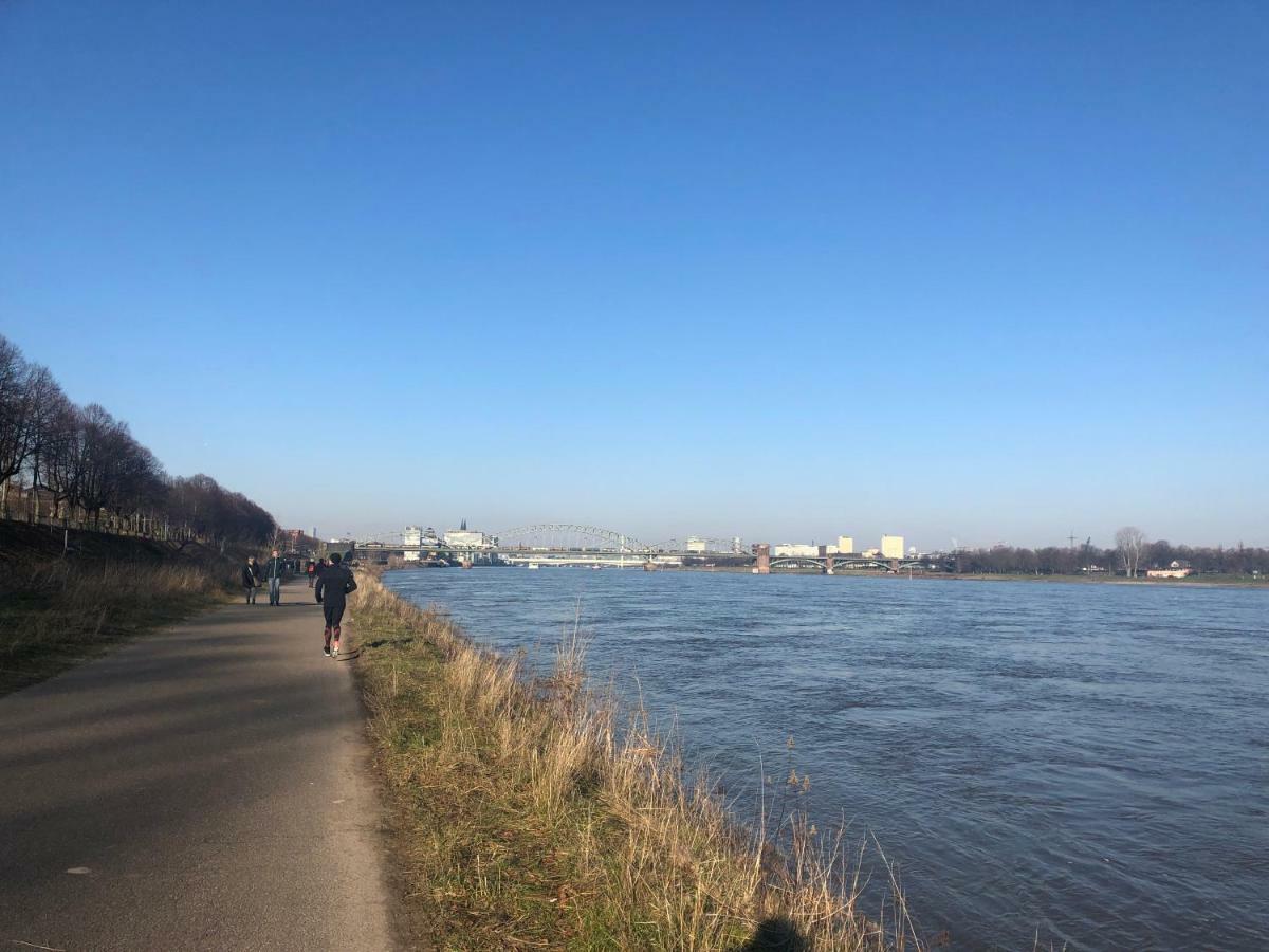 Rheinblick Sommershof Cologne Extérieur photo